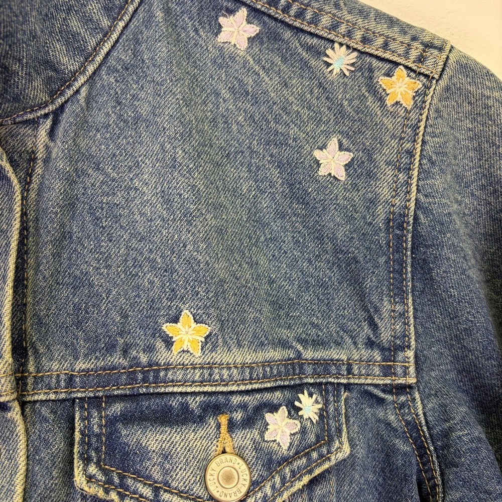 Lucky Brand Embroidered Denim Trucker Jacket Women's Size M Floral Star Boho‎ - Picture 6 of 15
